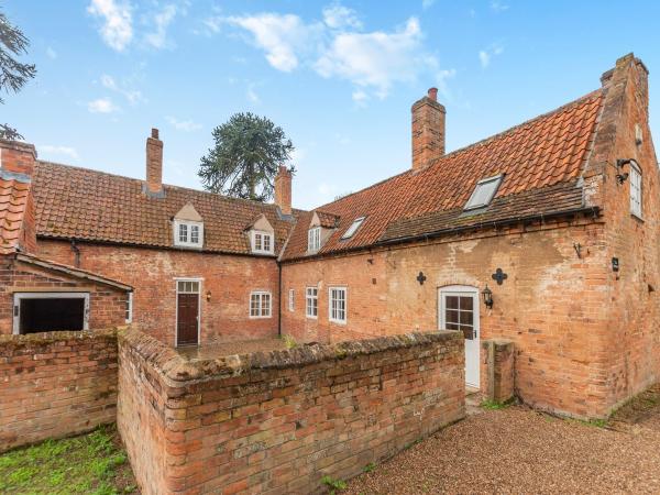 A la foto es mostra l'objecte The Farmhouse - Uk45171 situat a la ciutat de Kirklington.
