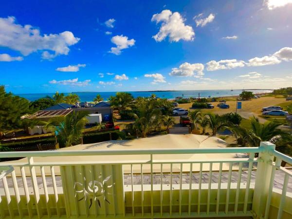 A la foto es mostra l'objecte Beautiful apartment with Orient Bay Beach view situat a la ciutat de Marigot.