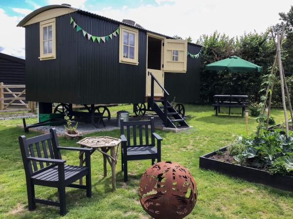 A la foto es mostra l'objecte Beeches Shepherd Hut situat a la ciutat de Needham.