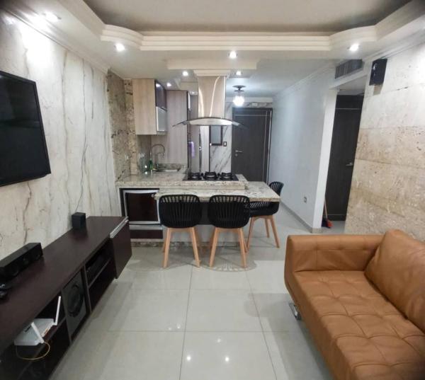 A la foto es mostra l'objecte Comfortable 3 bedroom 2 bathroom condo in Lecheria situat a la ciutat de Santa Fe.
