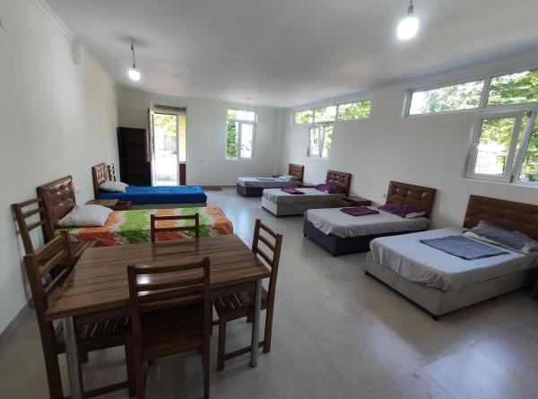 Fotografie 3: Hostel on the river