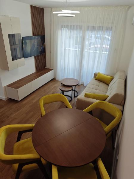 A la foto es mostra l'objecte Lux apartment airport situat a la ciutat de Ledine.