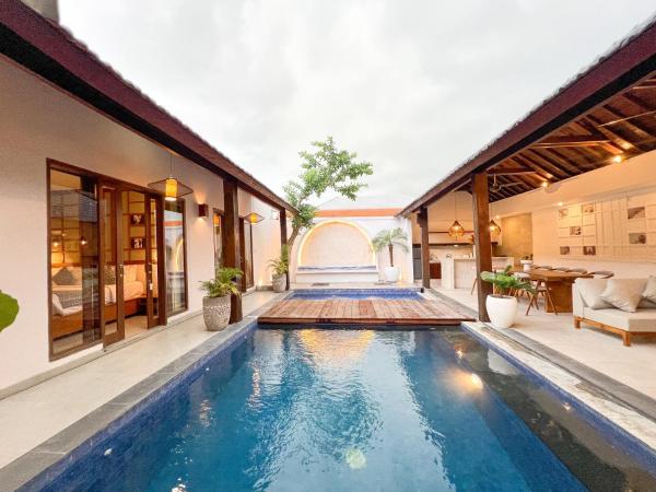 På billedet ses objektet Apple Villa & Suite Seminyak beliggende i byen Seminyak.