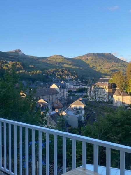 A la foto es mostra l'objecte Agréable maison avec vue panoramique situat a la ciutat de Liournat.