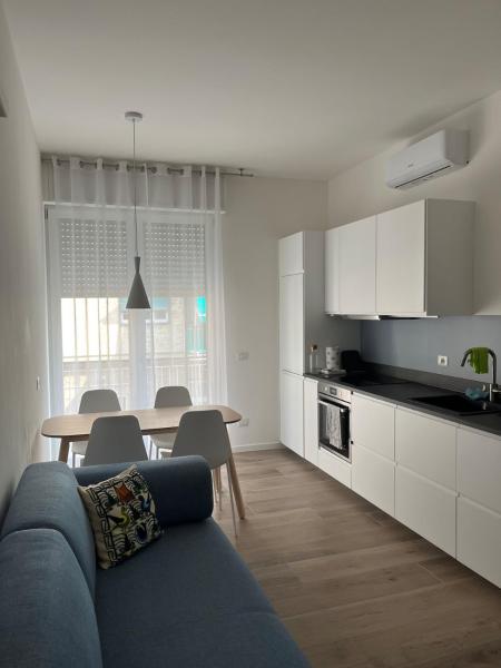 På bilden syns objektet Nuvola apartment som ligger i staden Sestri Levante.