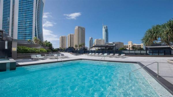 Circle on Cavill 25th Floor with Ocean Views - CoastHM photo 3