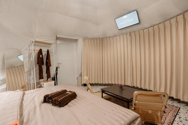 På billedet ses objektet Kaung Cabins beliggende i byen Cibogo.