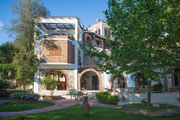 På billedet ses objektet Hotel Livia beliggende i byen Mursi.