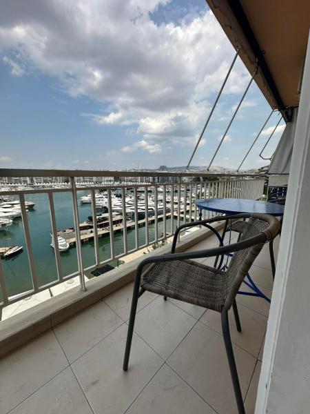 På billedet ses objektet Serenity View Apartment - Marina Zeas beliggende i byen Piræus.