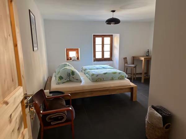 A la foto es mostra l'objecte Cá da l'Albina situat a la ciutat de Prada.