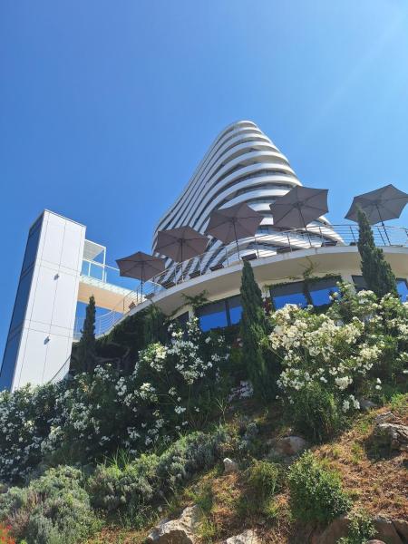 A la foto es mostra l'objecte Skyline sea view apartment situat a la ciutat de Bečići.