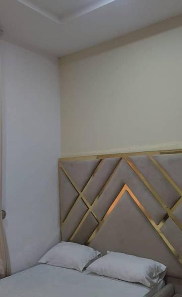 A la foto es mostra l'objecte Standites Apartments situat a la ciutat de Mama.