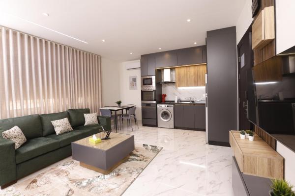 På billedet ses objektet Luxury 1 BedRoom apartment Swaifyeh with Terrace, Kitchen, WiFi beliggende i byen Amman.