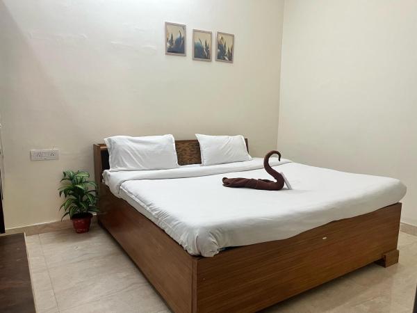 Auf dem Foto ist das Objekt Avadh Residency 2 mins to Ram Mandir in der Stadt Ayodhya zu sehen.