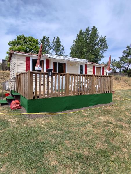 Na zdjęciu widoczny jest obiekt Borostyán pihenőpark położony w mieście Kóka.