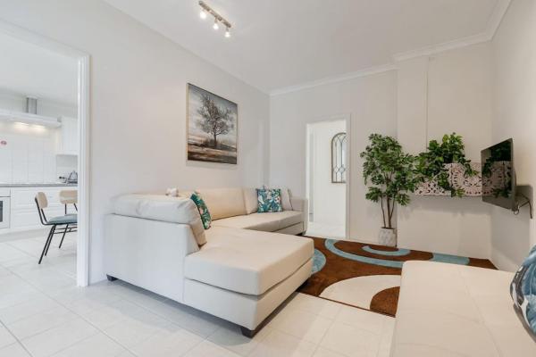 Nella foto è visibile l'oggetto 9-3 Glenelg Place Connolly A9 Elegant 3 bed apt in the heart of Connolly situato nella città di Perth.