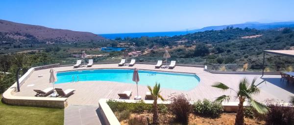 På bilden syns objektet Villa Lefkothea som ligger i staden Georgioupoli.