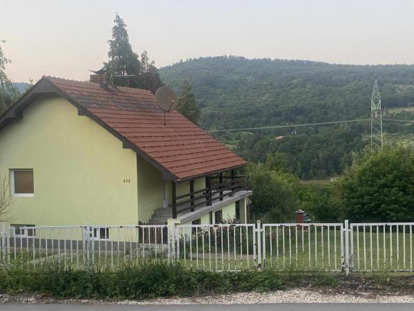 Auf dem Foto ist das Objekt Dudino jezersko gnezdo in der Stadt Beljevina zu sehen.