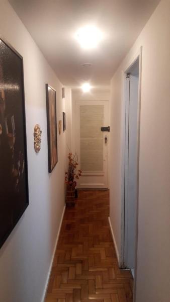 Foto 1: Apt on the rudder, post 1 great location, everything is close!