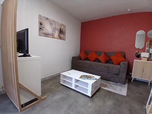 La photo montre l'objet Studio cozy au coeur du village - Wifi - Netflix situé dans la ville de Monteux.