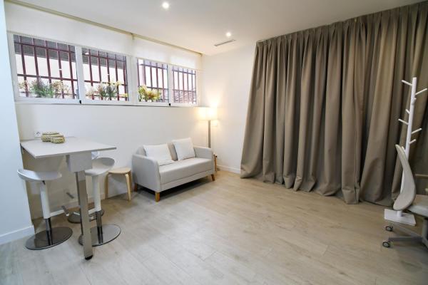 Nomad Nook Plaza Castilla, Madrid
