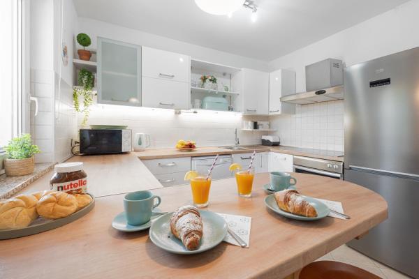 A la foto es mostra l'objecte Apartman 6 + 2 situat a la ciutat de Barban.