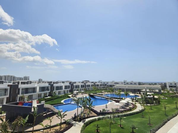 照片显示了位于Dhavlos市的Sea View Luxury Two-Bedroom Apartment at Four Seasons Life 2物件。
