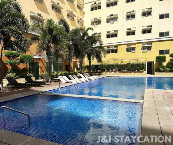 Nella foto è visibile l'oggetto J&J Staycation situato nella città di Biñan.