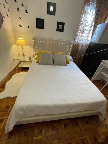 На фото показан объект Habitación céntrica en Chamberí, расположенный в городе Мадрид.
