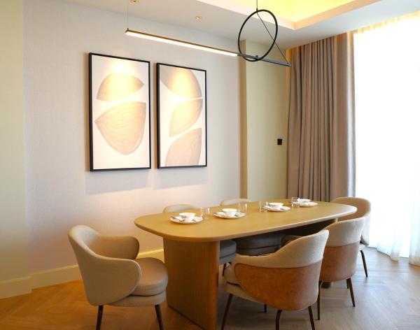 Na zdjęciu widoczny jest obiekt Modern Fully Furnished 2-Bedroom Apartment in, Dubai położony w mieście Dubaj.