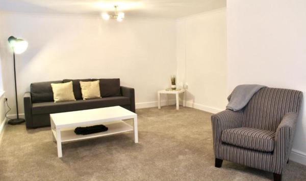 På billedet ses objektet Brigantine House - Spacious 3-Bedroom Ensuites, Private Parking Included beliggende i byen Lower Clapton.