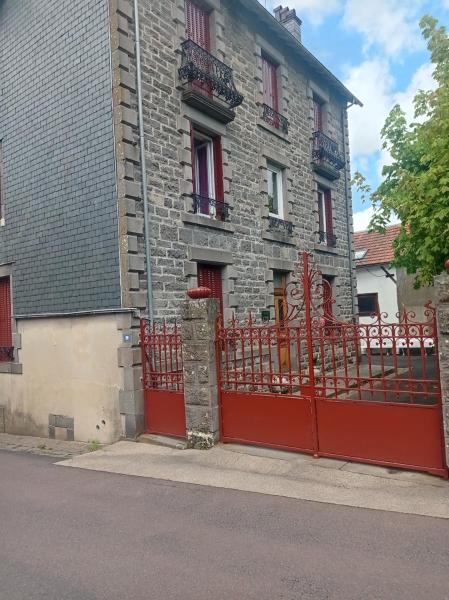 A la foto es mostra l'objecte Villa Alexandre René situat a la ciutat de La Bourboule.