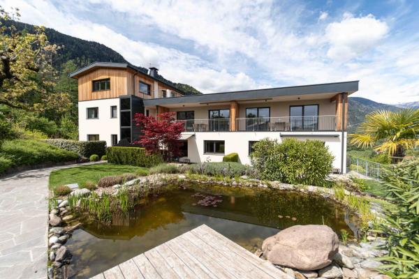 Felsenegg Appartements - Moderne Wohnungen Im Luftkurort Mit Traumhaftem Garten Nähe Meran Für Paare Und Familien - Lana