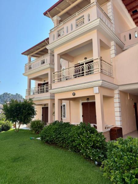 A la foto es mostra l'objecte Sifakis House situat a la ciutat de Parga.