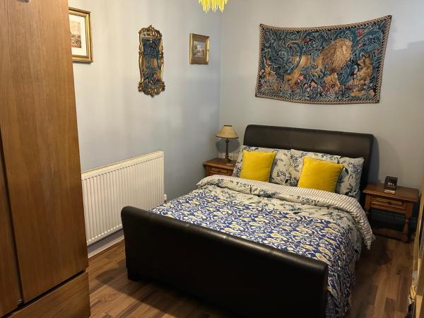 Фотография 5: Studio - Sleeps 2 - Pets - Terrace - Parking