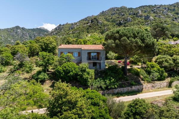 A la foto es mostra l'objecte U Tadu - Maison de vacances en pierre avec vue et nature en Corse du Sud situat a la ciutat de Saparale.