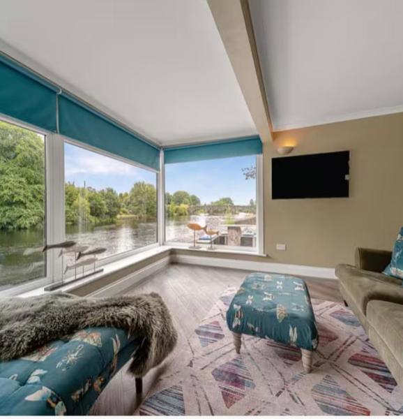 A la foto es mostra l'objecte Creebank Cottage with river view situat a la ciutat de Minnigaff.