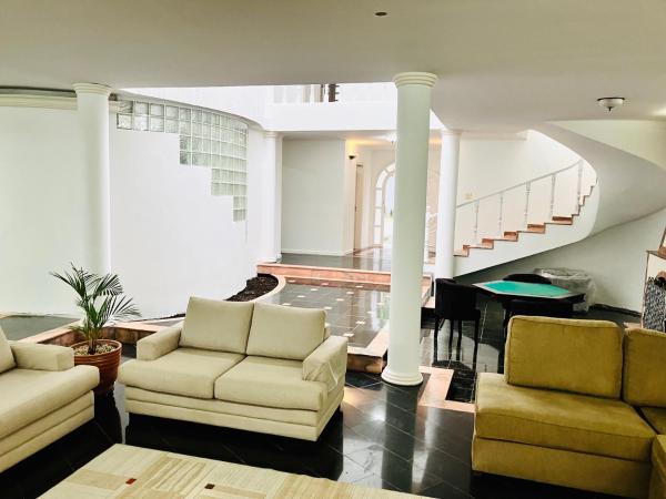 La Maison Brooklin Luxo Triplex 5 Quartos 4 suítes Ar Churrasqueira Hidro 10 Min Congonhas!, San Paolo