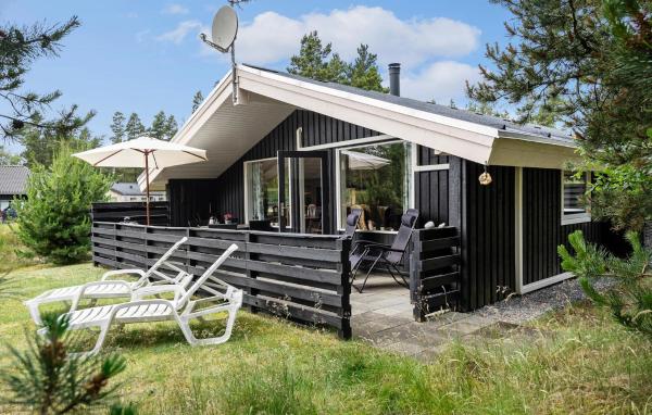 Auf dem Foto ist das Objekt Holiday Home Hedevej Xii Denmk in der Stadt Ho zu sehen.