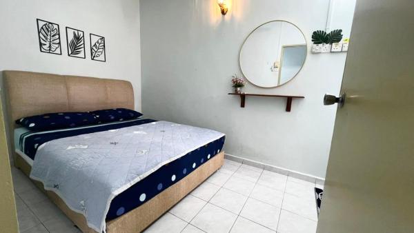 Na zdjęciu widoczny jest obiekt Bayan 10 Homestay, Ayer Keroh Guest House - 4bedrooms, 15minutes to town położony w mieście Kampong Bukit Katil.