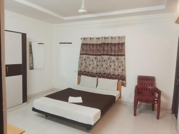 A la foto es mostra l'objecte Serene Residency 1BHK SkylineView by Homeyhuts situat a la ciutat de Lingampalli.