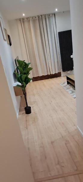 A la foto es mostra l'objecte Appartement dans rue calme situat a la ciutat de Lieja.