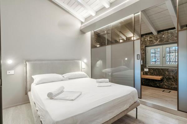 Na fotografii je vidět objekt HOST4U - Beautiful New Room 56 in Brescia City Center Piazzale Arnaldo nacházející se ve městě Brescia.