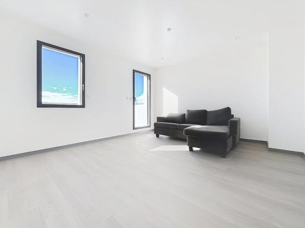 A la foto es mostra l'objecte Maison 6 personnes situat a la ciutat de Saint-Brès.