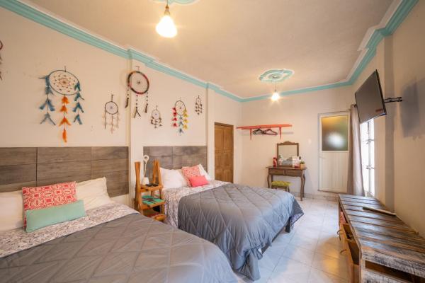 Na zdjęciu widoczny jest obiekt Casa El Ombligo de la Luna położony w mieście Guanajuato.