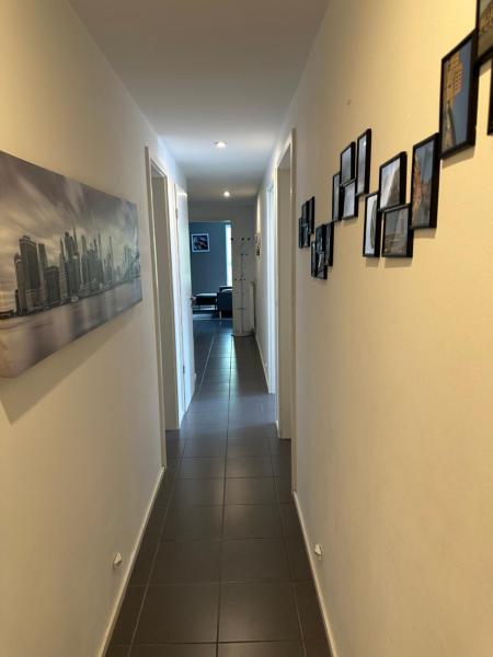 A la foto es mostra l'objecte Comfortable room in an apartment situat a la ciutat de Esch-sur-Alzette.