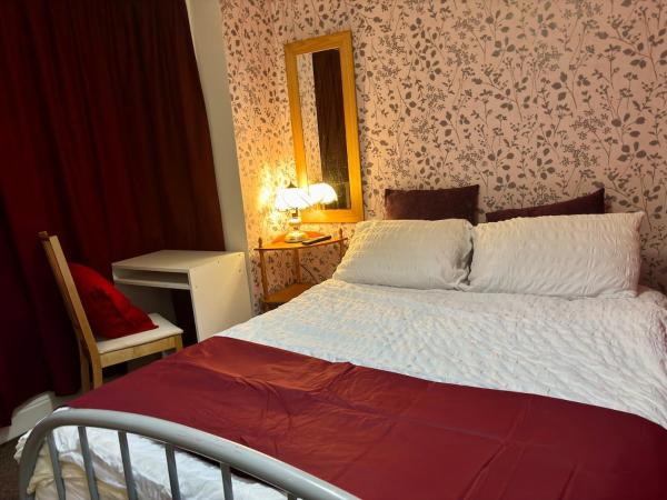 Room at Sandon road, Birmingham