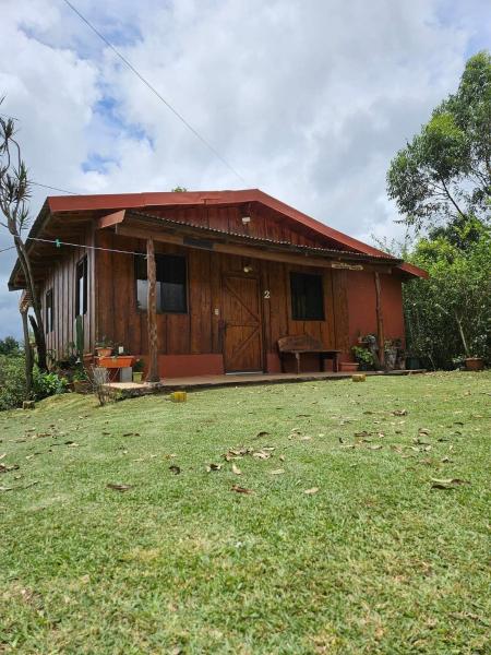 Na fotografii je vidět objekt Casa de campo Ecos del Poás nacházející se ve městě Dulce Nombre.