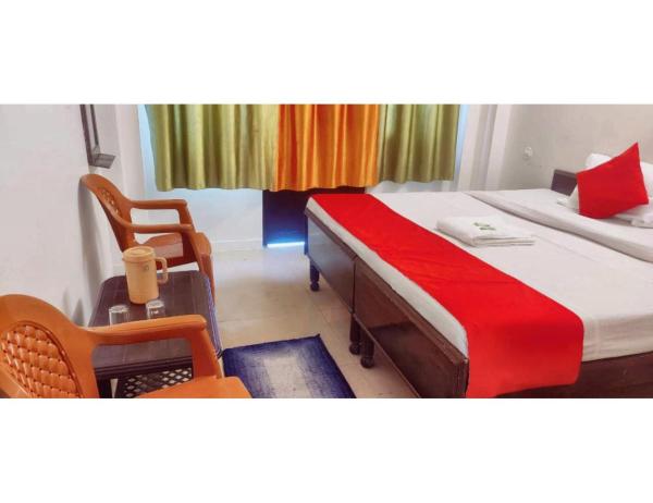 På billedet ses objektet Hotel Ganaga-Jii beliggende i byen Uttarkāshi.