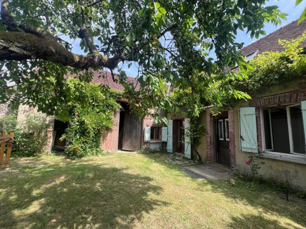 På billedet ses objektet Maison de campagne cosy, nature et souvenirs beliggende i byen Coulours.